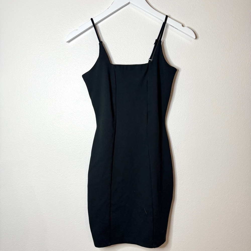 Woman’s Elegant Little Black Derek Heart Dress with Square Neck Line Size Small
